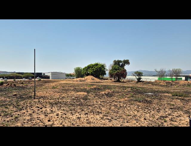 11,900M² VACANT LAND FOR SALE IN RIVERSIDE PARK
